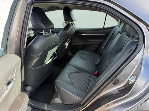 Used 2023 Toyota Camry SE FWD image 5