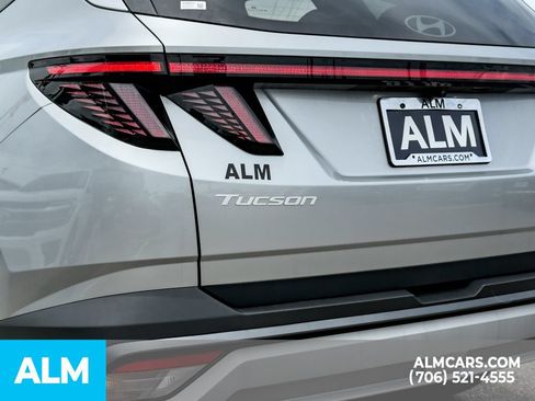 Certified 2025 Hyundai Tucson SEL AWD/4WD image 6
