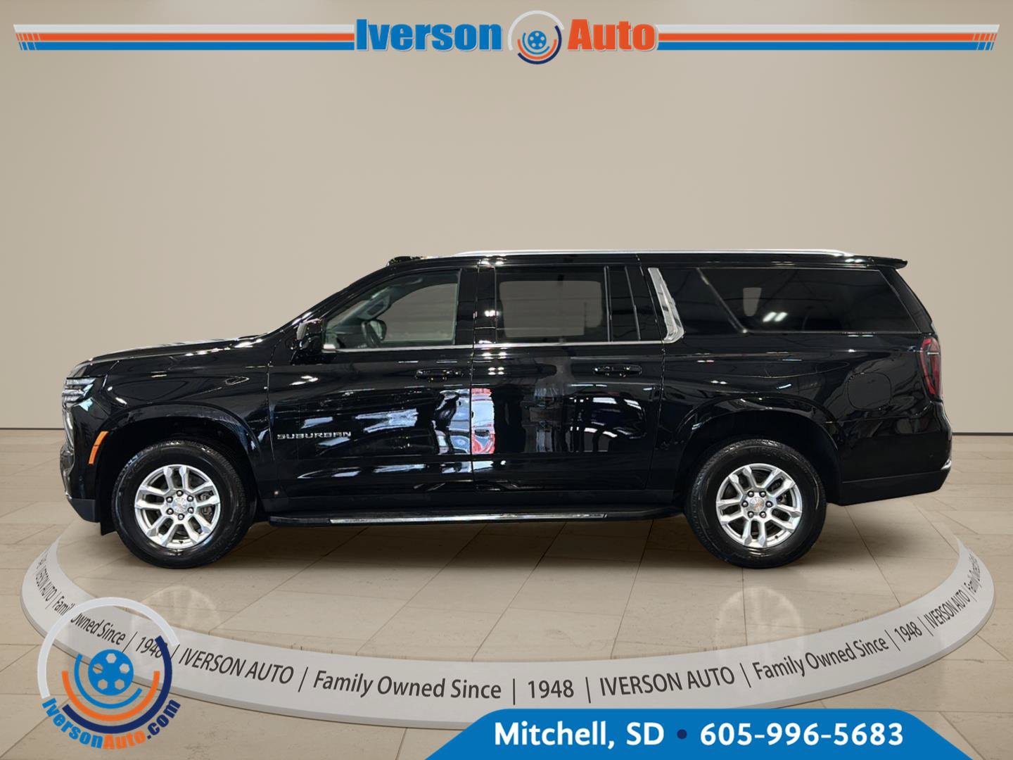 Used 2025 Chevrolet Suburban LT AWD/4WD image 4