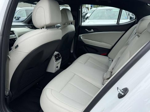 Used 2025 Genesis G70 2.5T AWD/4WD image 15