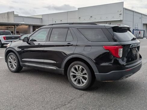 Used 2022 Ford Explorer XLT w/ Equipment Group 202A RWD image 5
