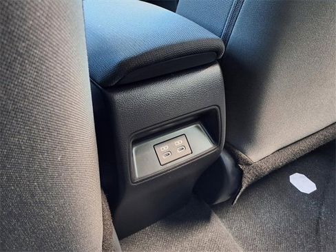 Used 2025 Toyota Corolla LE image 16