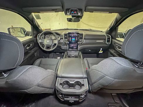 New 2026 RAM 1500 4x4 Crew Cab image 22