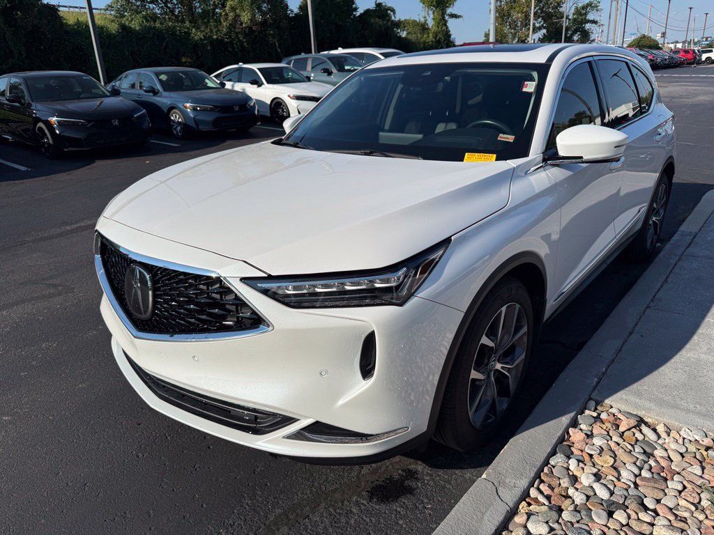 Used 2024 Acura MDX w/ Technology Package AWD/4WD image 3