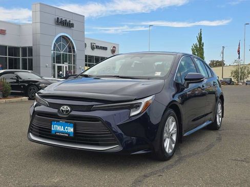 Used 2026 Toyota Corolla XLE FWD image 1