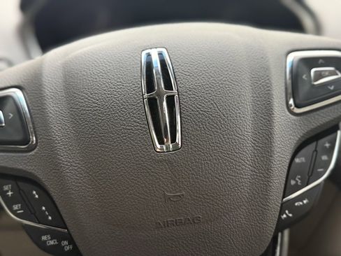 Used 2018 Lincoln MKX Reserve w/ Driver Assistance Package image 32