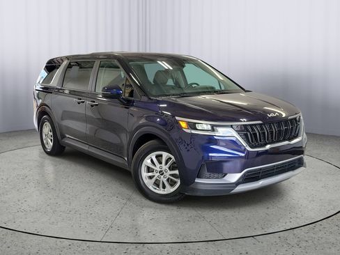 Certified 2022 Kia Carnival LX FWD image 1
