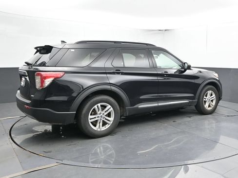 Used 2020 Ford Explorer XLT w/ Equipment Group 202A AWD/4WD image 3