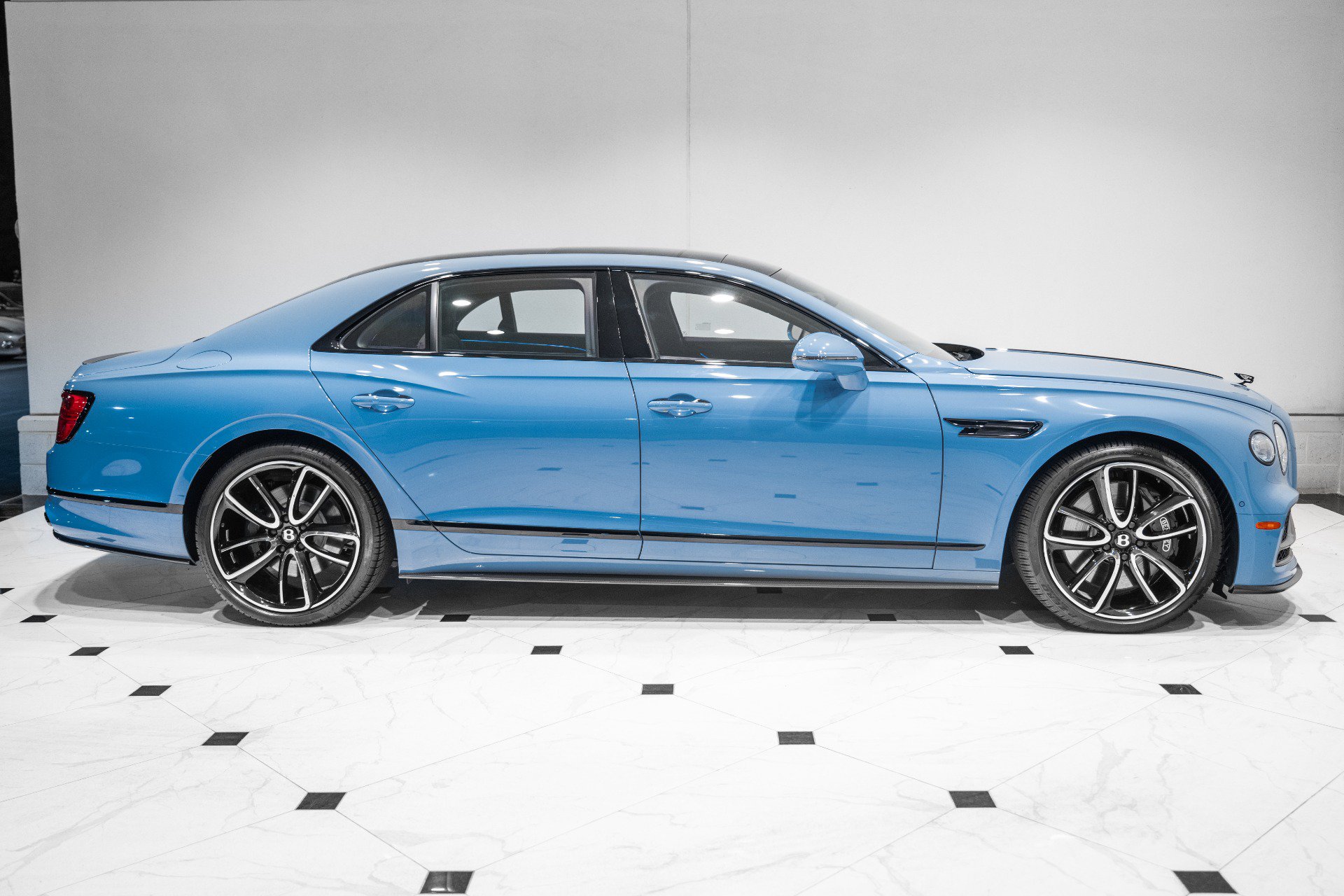 Used 2024 Bentley Flying Spur V8 AWD/4WD image 5