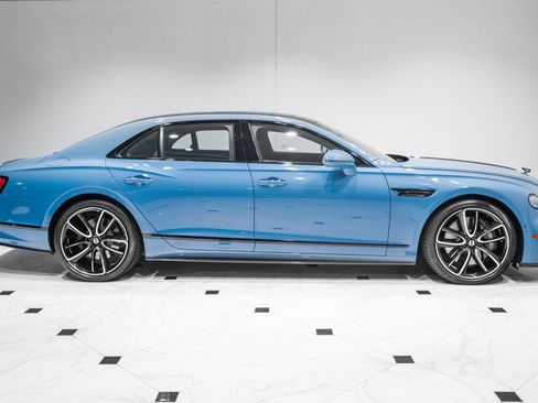 Certified 2024 Bentley Flying Spur V8 AWD/4WD image 5