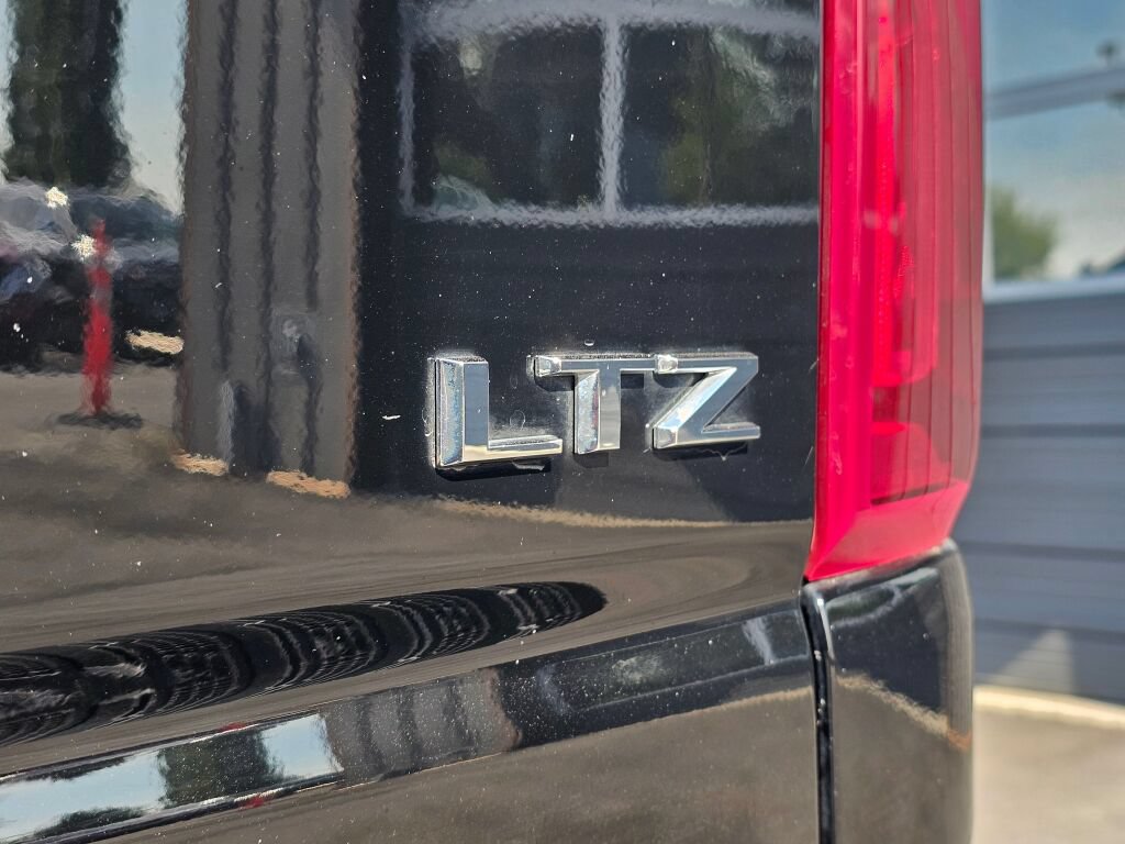 Used 2022 Chevrolet Silverado 2500 LTZ w/ LTZ Convenience Package AWD/4WD image 15