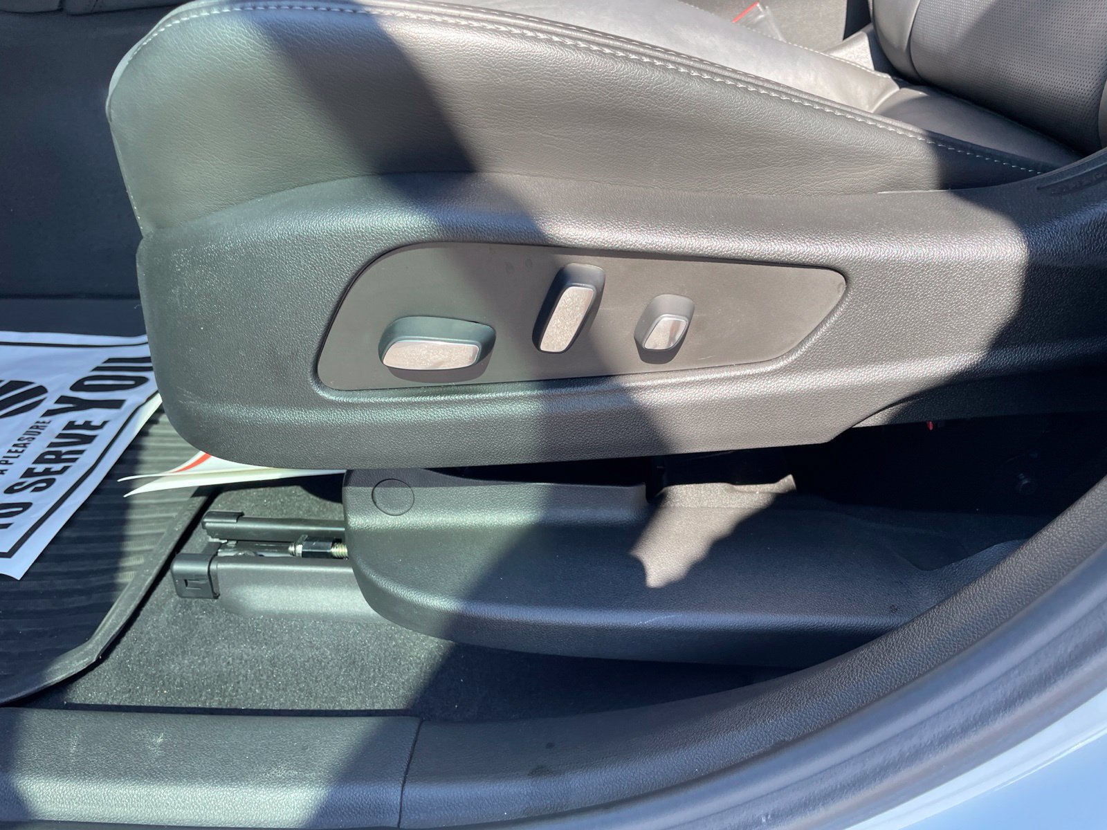 Used 2024 Cadillac XT6 Premium Luxury FWD image 14