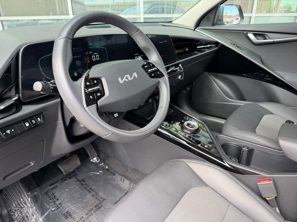 Used 2023 Kia Niro EX FWD image 31