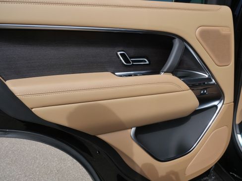 New 2026 Land Rover Range Rover SE image 6