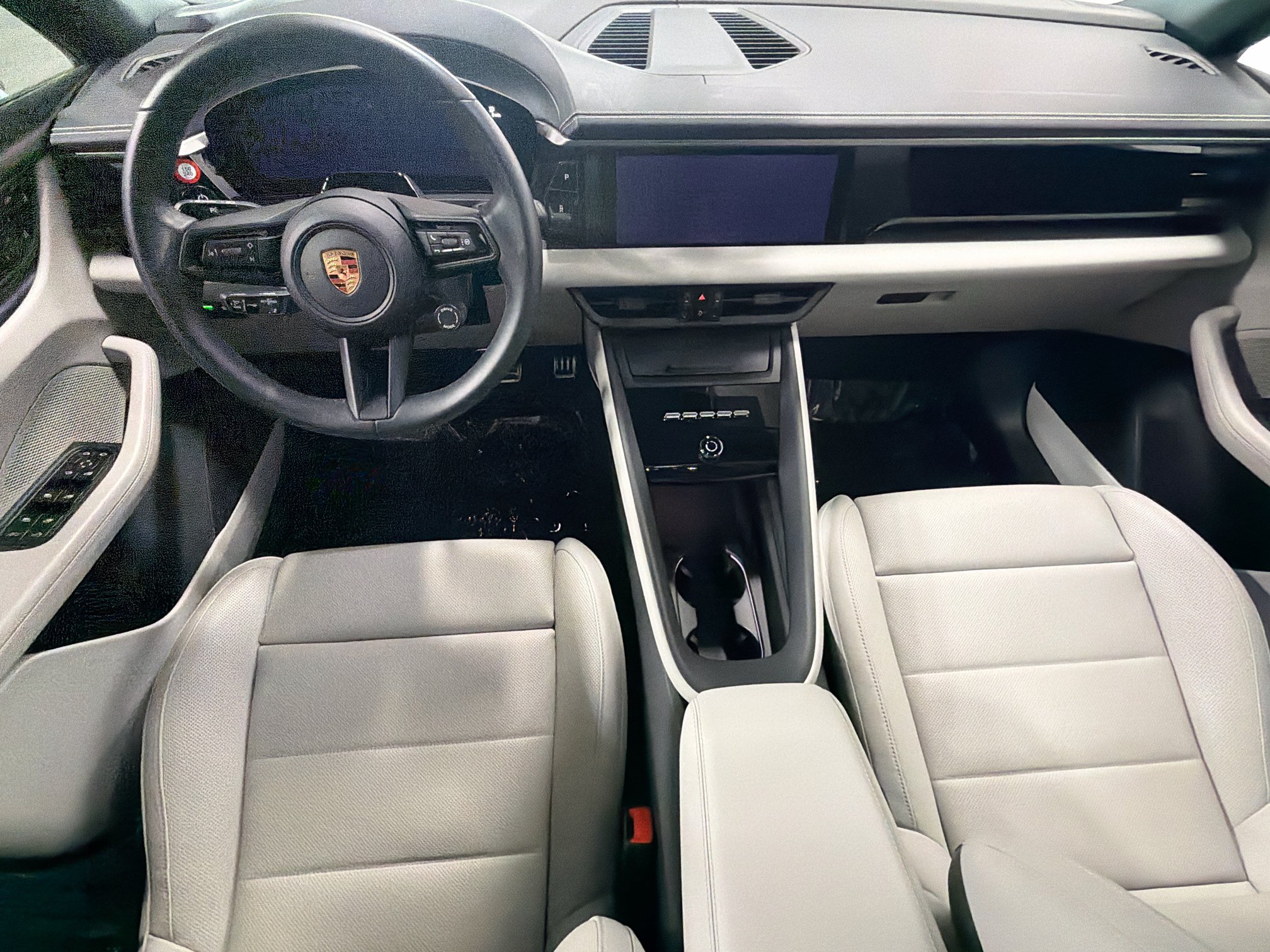 Certified 2026 Porsche Macan 4S Electric AWD/4WD image 17