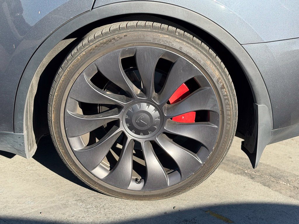 Used 2023 Tesla Model Y Performance AWD/4WD image 3