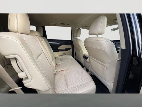Used 2015 Toyota Highlander Plus image 10