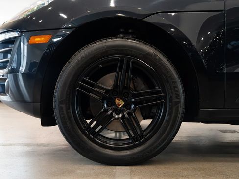Used 2018 Porsche Macan AWD/4WD image 7