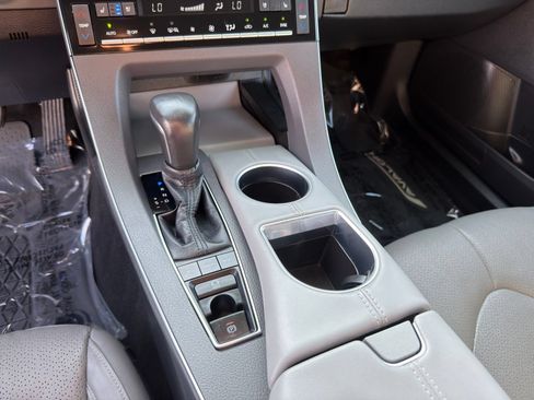 Used 2019 Toyota Avalon Limited w/ Advanced Safety Package FWD image 23
