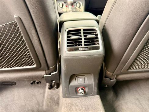 Used 2018 Audi Q3 2.0T Premium FWD image 21