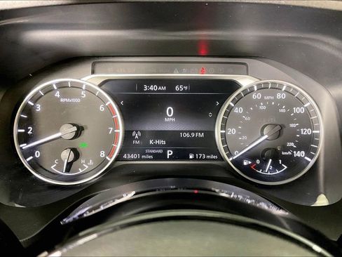 Used 2023 Nissan Rogue SL image 29