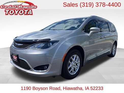 Used 2020 Chrysler Pacifica Touring-L FWD image 1