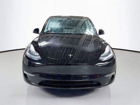 Used 2021 Tesla Model Y Long Range image 2
