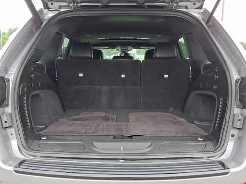 Used 2018 Jeep Grand Cherokee Altitude AWD/4WD image 28