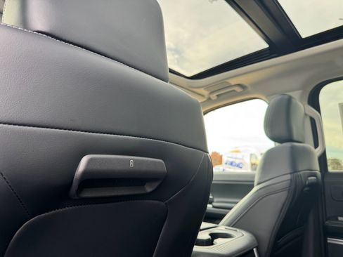 New 2025 Ford Expedition Max Platinum w/ Driver's Package image 25