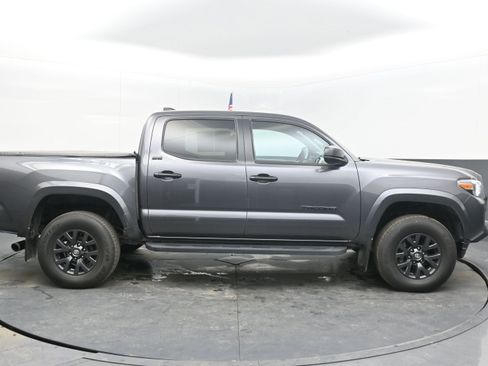 Used 2022 Toyota Tacoma SR5 w/ SR5 Appearance Package (SM) image 8