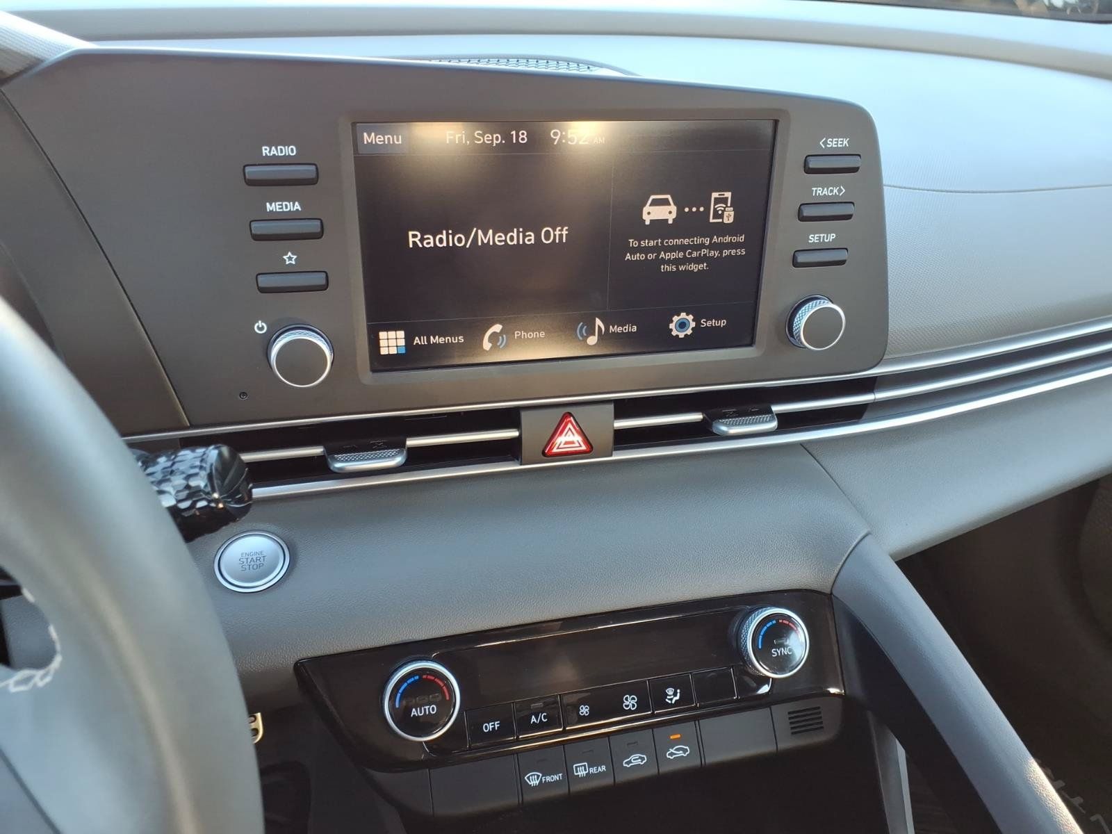 Used 2025 Hyundai Elantra Sport FWD image 21