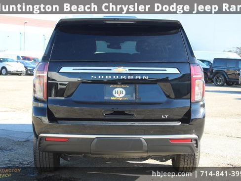 Used 2023 Chevrolet Suburban LT image 4