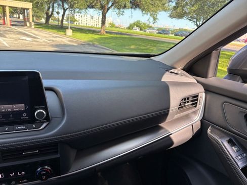 Used 2025 Nissan Rogue SV AWD/4WD image 30
