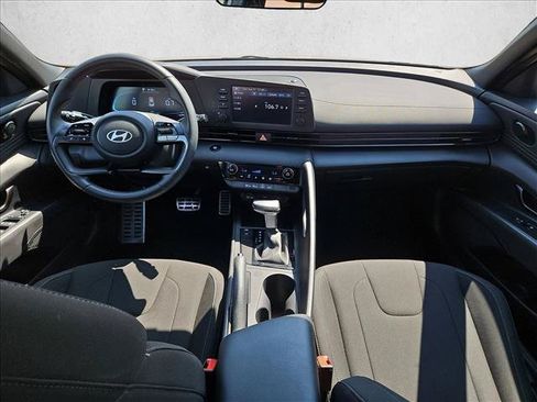 Used 2026 Hyundai Elantra Sport FWD image 17
