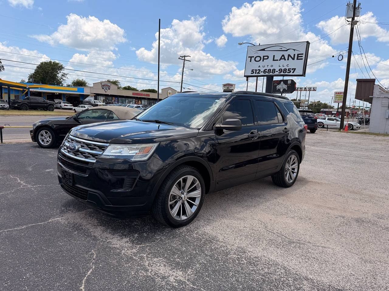 Used 2019 Ford Explorer FWD image 2