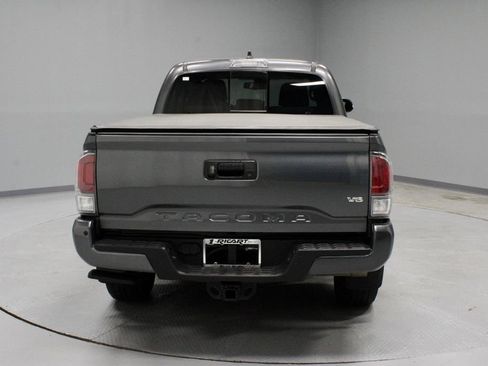 Used 2022 Toyota Tacoma TRD Sport w/ Technology Package AWD/4WD image 9