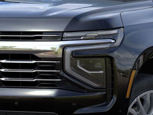 New 2026 Chevrolet Suburban LT image 12