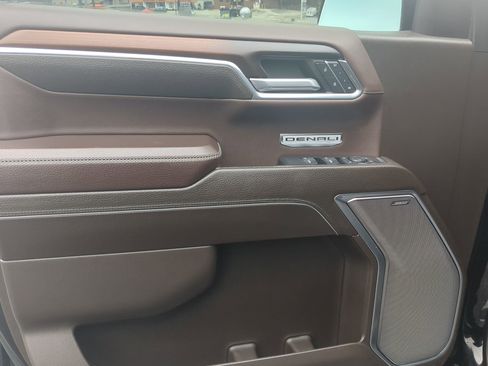 Used 2024 GMC Sierra 1500 Denali w/ Technology Package image 11