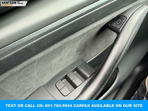 Used 2023 Tesla Model Y Performance image 21