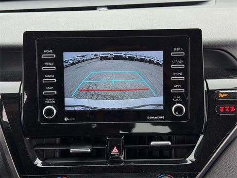 Used 2024 Toyota Camry SE image 17