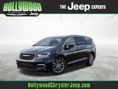 New 2026 Chrysler Pacifica Select