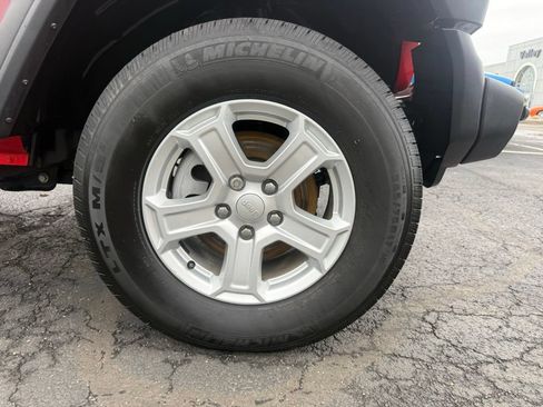 Certified 2019 Jeep Wrangler Sport AWD/4WD image 48