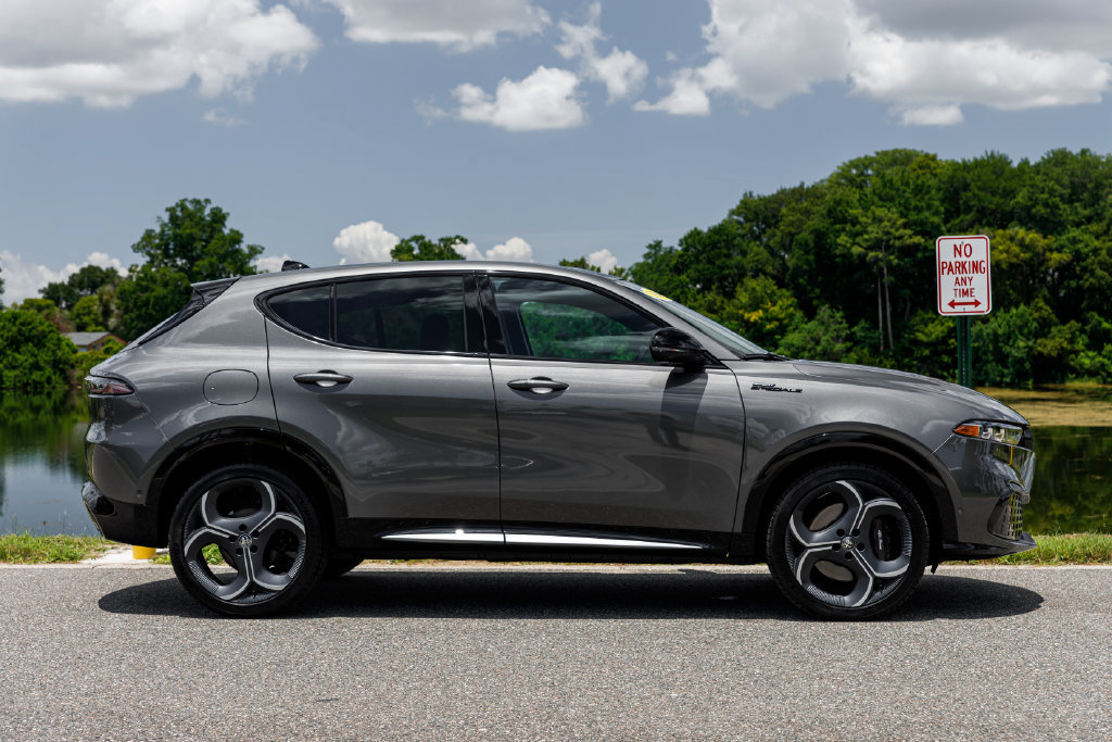 New 2026 Alfa Romeo Tonale w/ Active Assist Package AWD/4WD image 2