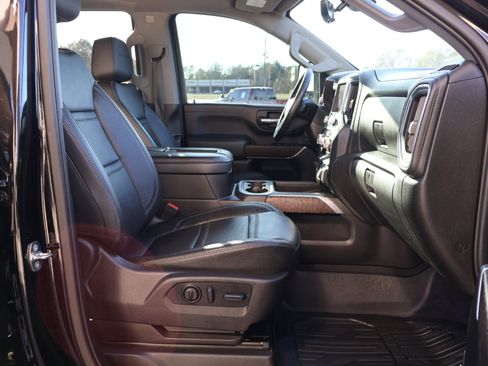 Used 2022 GMC Sierra 3500 Denali w/ Denali Ultimate Package image 13