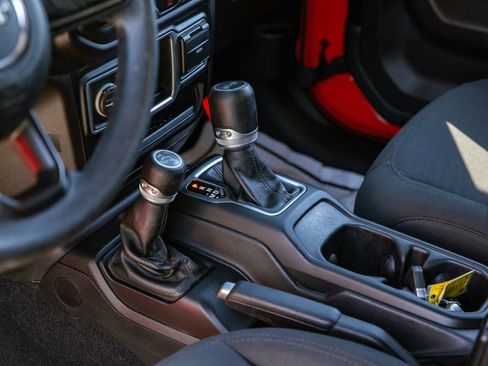 Used 2020 Jeep Wrangler Sport image 13