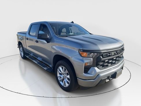 Used 2024 Chevrolet Silverado 1500 Custom image 1