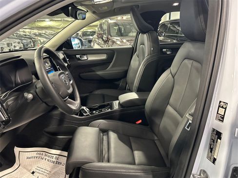 Used 2026 Volvo XC40 B5 Plus w/ Protection Package Premier image 10