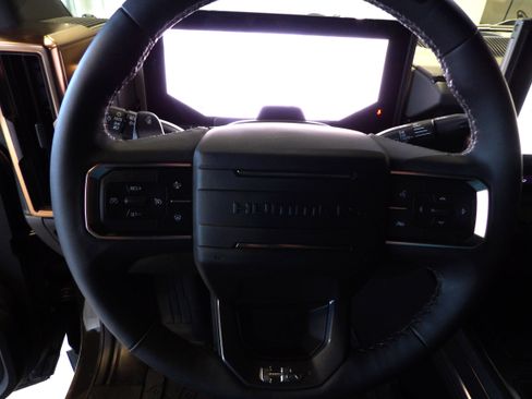 Used 2024 GMC Hummer EV 2X w/ Extreme Off-Road Package image 15