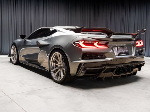 Used 2024 Chevrolet Corvette Z06 RWD image 5