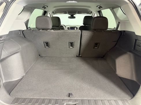 Used 2023 GMC Terrain SLE w/ Driver Convenience Package FWD image 28